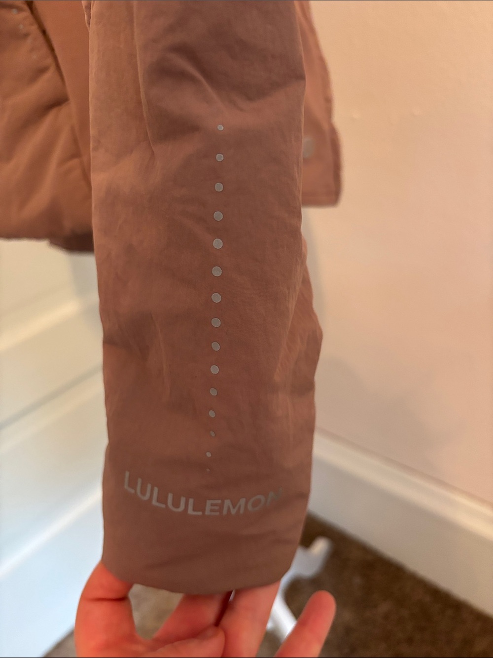 lululemon athletica Women's Hooded Puffer Jacket - Mauve - Picture 7 of 15